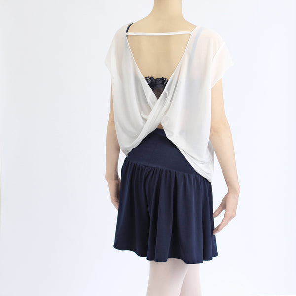 MD942 Back Twisted Top WHT